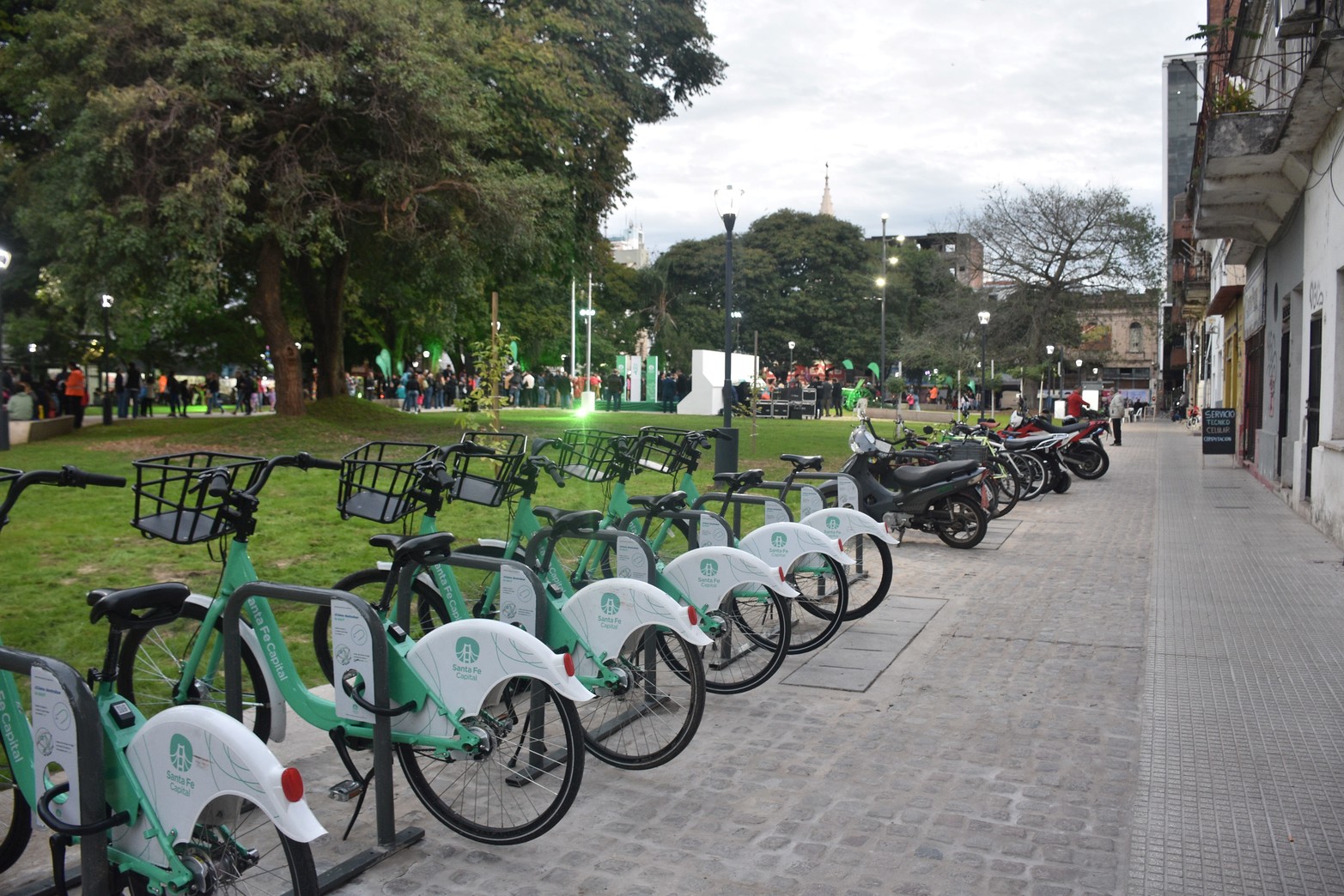 Acto de inauguración de la remozada Plaza del Soldado Argentino.
Foto: Manuel Fabatía