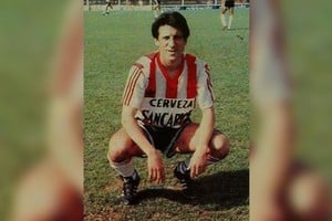 Víctor Rogelio Ramos, usando las camisetas de Newell’s Old Boys de Rosario y Unión de Santa Fe, anotó 117 goles en 275 partidos de primera división de la Asociación del Fútbol Argentino.