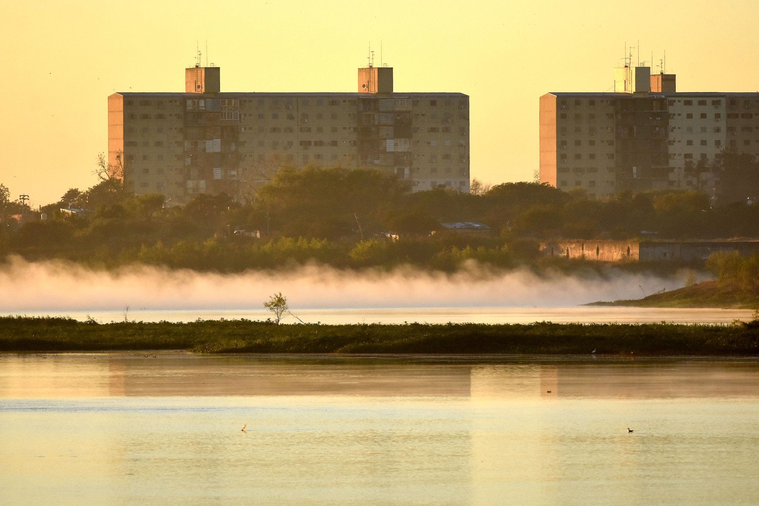 Las bajas temperaturas se hacen sentir. En la ciudad rondó los 5 grados y en zonas rurales se acercó a los 0 grados.