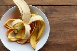 La cáscara de banana ofrece soluciones prácticas para diversas situaciones de la vida diaria.