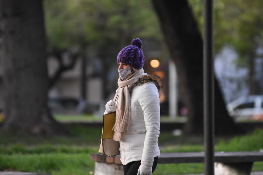 Las bajas temperaturas se hacen sentir. En la ciudad rondó los 5 grados y en zonas rurales se acercó a los 0 grados.