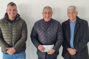 Baucero expresó su agradecimiento al presidente del concejo, "Lali", por acompañarlos en esta iniciativa y destacó la intención de brindar un pequeño aporte para respaldar la labor que lleva adelante el personal médico.