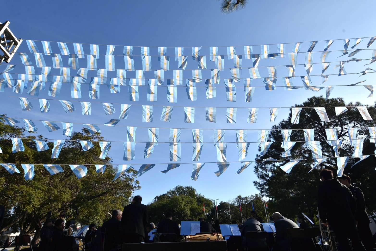Los banderines con los colores de nuestra bandera le dieron color a la jornada.