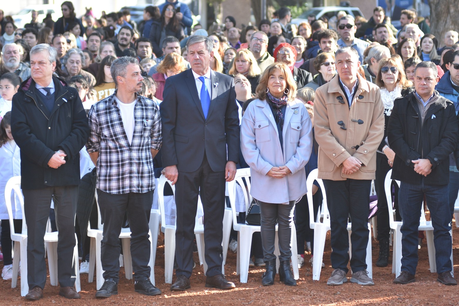 Parte de las autoridades presentes. 
