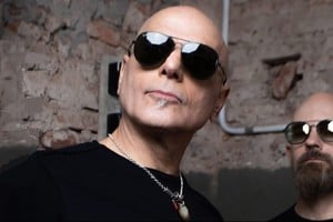 Shoot the Radio, dúo electrónico integrado por Zeta Bosio y Fernando Montemurro.