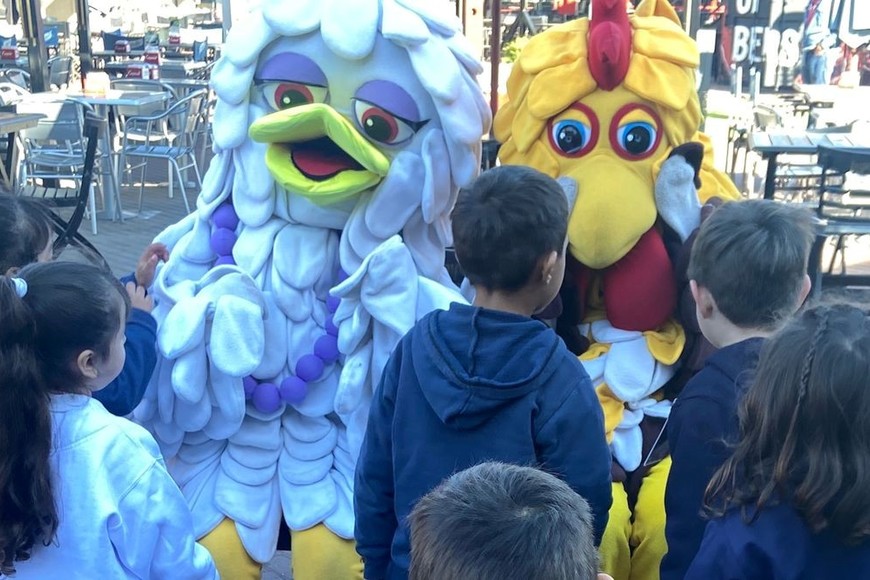 Las fotos de la jornada en Puerto Plaza hablan por sí solas. La alegría de los alumnos del Jardín San José, son el reflejo de acciones en las que se involucró todo el equipo de Torre Puerto, logrando que ese día fuera mágico para los niños. Foto: Torre Puerto