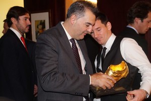 Uno de los botines de oro que ganó el capitán argentino.