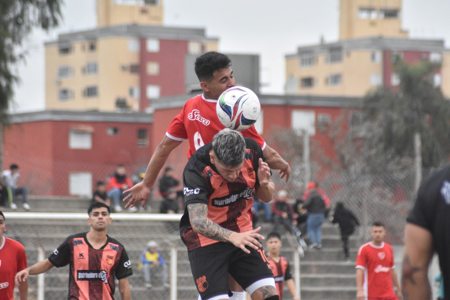 Las Flores II 1 -Independiente Santo Tomé 2. Foto: Luis Cetraro