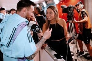 Tras la victoria ante Croacia que depositó a la Argentina en la final del Mundial de Qatar, Martínez protagonizó un momento que rompió el molde del esquema tradicional de preguntas y respuestas.