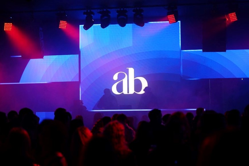 La celebración de estos 14 años es un hito importante para ambas empresas comprometidas con brindar experiencias de calidad y hacer de cada evento un momento especial.