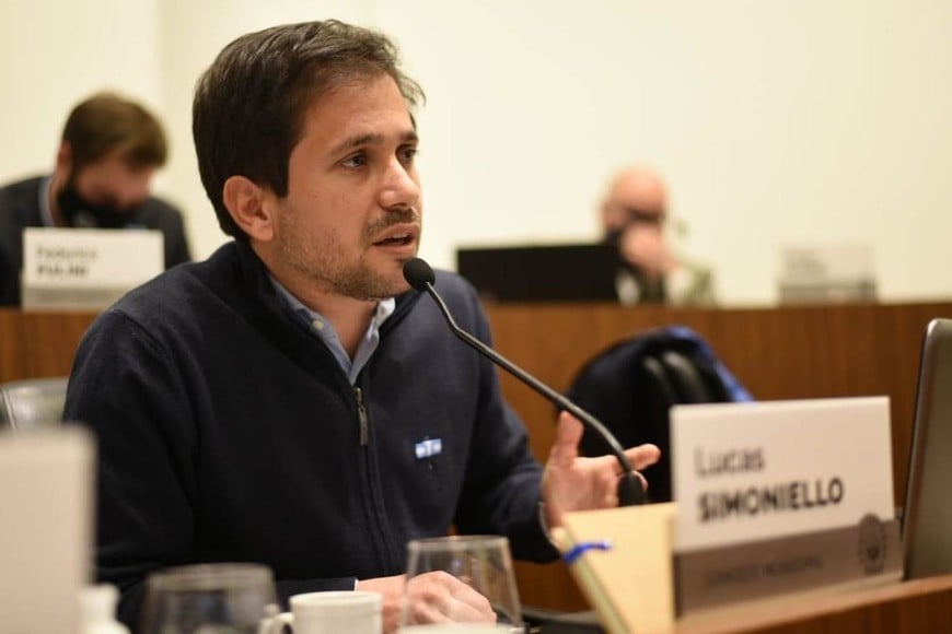 La acreditación y actualización a sus beneficiarios cumplió un año y sigue sin ocurrir”, expresó Simoniello.