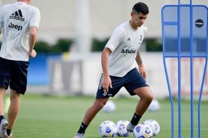 El "Cuti" Romero en su paso por Juventus.