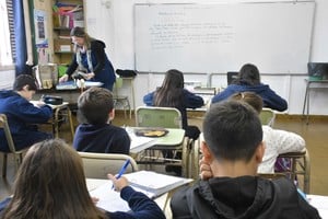 Santa Fe y otras ciudades de la provincia comienzan con la extensión horaria. Crédito: Flavio Raina