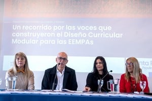 Desde la cartera educativa expresaron que "la nueva currícula es una apuesta hacia el futuro a partir de la presentación de un diseño actualizado, renovado en contenidos y formatos".