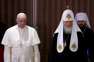 FILE PHOTO: Pope Francis (L) and Russian Orthodox Patriarch Kirill stand together after a meeting in Havana, February 12, 2016. REUTERS/Alejandro Ernesto/Pool/File Photo