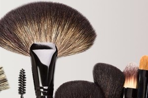 La falta de limpieza adecuada de los pinceles de maquillaje puede tener consecuencias negativas para nuestra piel.