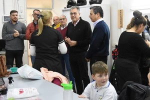 Castellano resaltó que el Centro de Formación Profesional es "una cuna de trabajo y de generación de empleo ya que son 600 personas las que hoy están aprendiendo un oficio en este lugar y, a su vez, -lo que más valor tiene- lo hacen en forma paralela a sus trabajos. Yo quiero poner en alto a la institución porque es una de las instituciones que está muy bien adaptada a la necesidad de la ciudad".