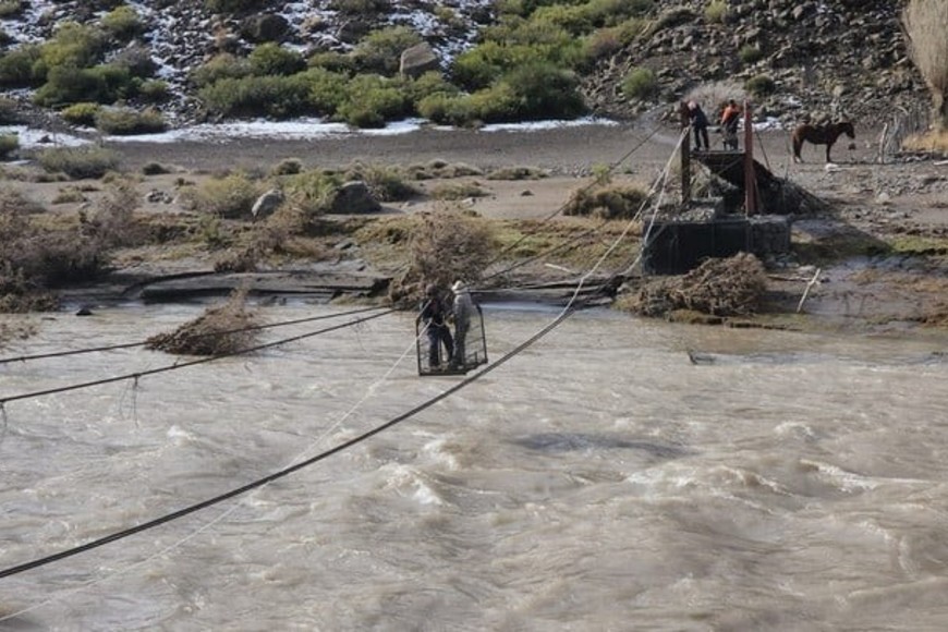 Los problemas también afectan a los 400 habitantes de Manzano Amargo
