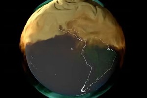 Además de mostrar cuánto dióxido de carbono se añade a la atmósfera cada año, los videos del Estudio de Visualización Científica de la NASA también ilustran las fuentes y las ubicaciones geográficas desde las cuales se generan estas emisiones.