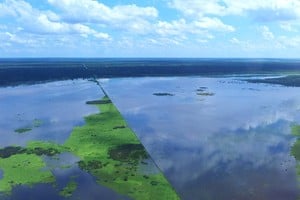 Problemas logísticos, campos y pueblos inaccesibles durante la inundación.