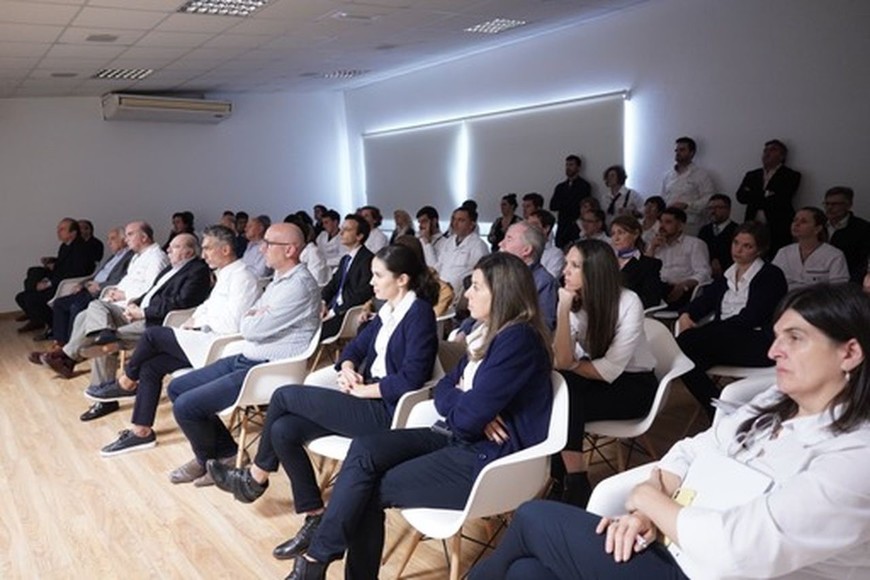 Auditorio completo. La charla fue organizada por el Grupo Santa Fe para sus profesionales, autoridades y trabajadores en el marco del Programa de Capacitación, Docencia e Investigación que lleva adelante.  Crédito: Gentileza.
