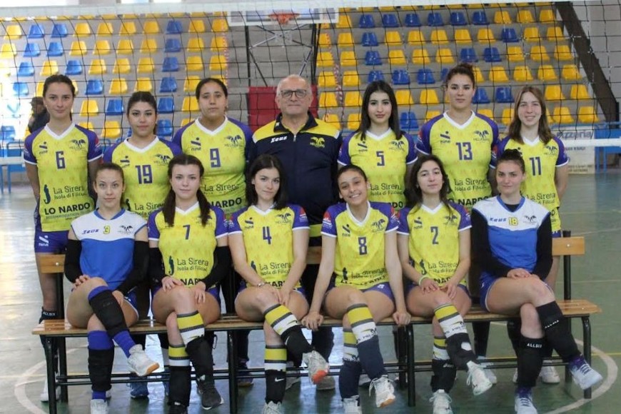 Todo empezó cuando recibió una propuesta para jugar vóley en un club de Lípari, una hermosa y tranquila isla de Sicilia en Italia.