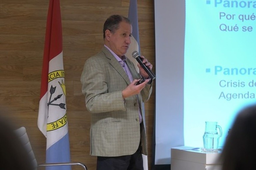 Disertante de lujo. Jorge Colina es especialista en economía y presidente de Idesa (Instituto para el Desarrollo Social de Argentina). Crédito: Gentileza Grupo Santa Fe.