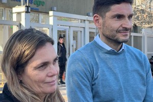 La diputada Silvana Di Stefano junto a Maximiliano Pullaro.