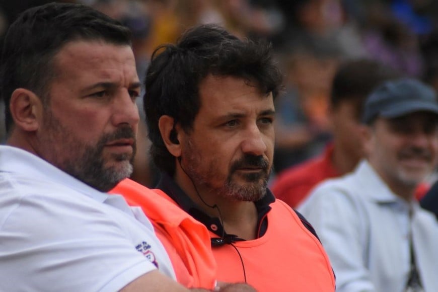 Gustavo Stieffel, entrenador de forwards y scrum, junto a Pablo Pfirter, Head Coach del Plantel Superior de SFRC. Crédito: Luis Cetraro.