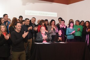 La Comisión Directiva entrante suscribió un compromiso "con la defensa y la ampliación de los derechos de los trabajadores de escuelas privadas". Foto: Guillermo Di Salvatore
