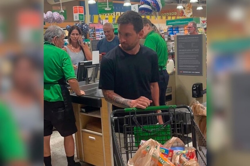 Messi en un supermercado de Miami.