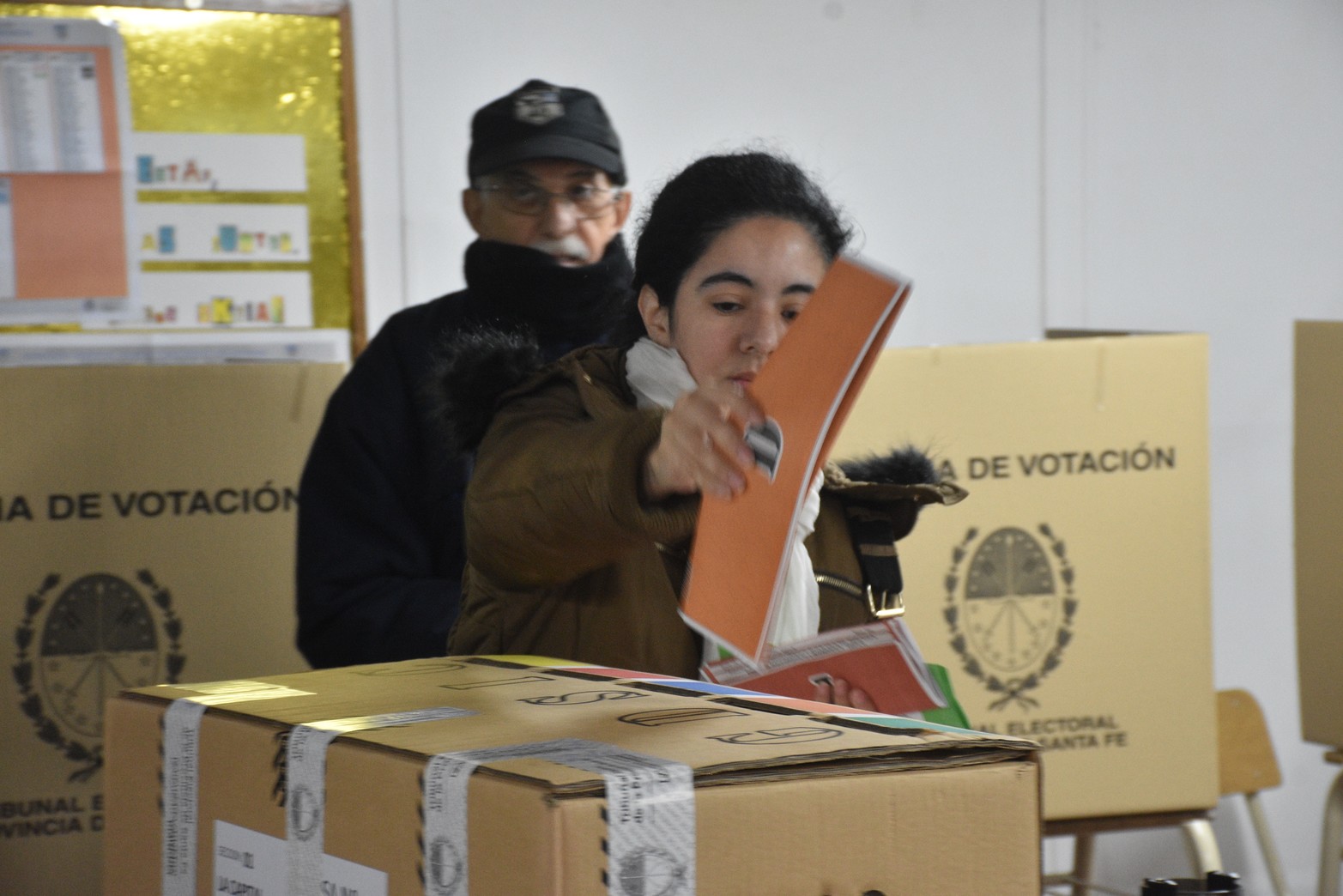 Con el debut del denominado "voto joven" se definen los candidatos a gobernador de Santa Fe para las elecciones de septiembre, junto a las demás categorías en juego: diputados y senadores provinciales, intendentes y autoridades comunales, y concejales.