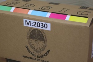 Los precandidatos aguardan los resultados.