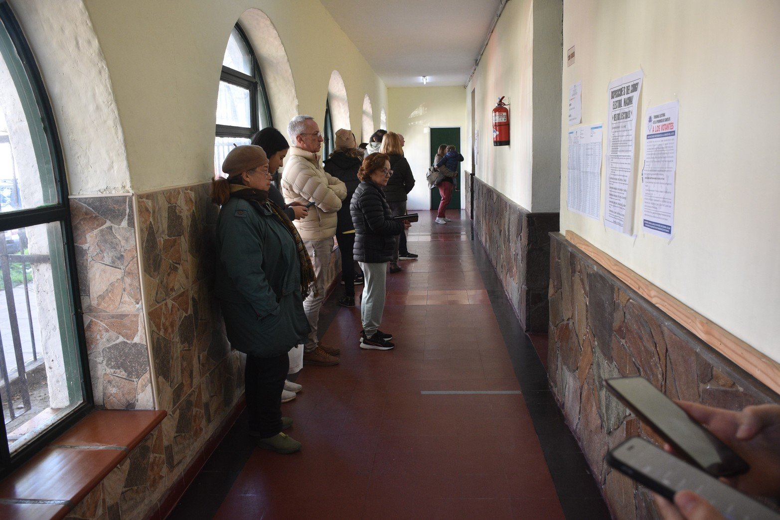 Con el debut del denominado "voto joven" se definen los candidatos a gobernador de Santa Fe para las elecciones de septiembre, junto a las demás categorías en juego: diputados y senadores provinciales, intendentes y autoridades comunales, y concejales.