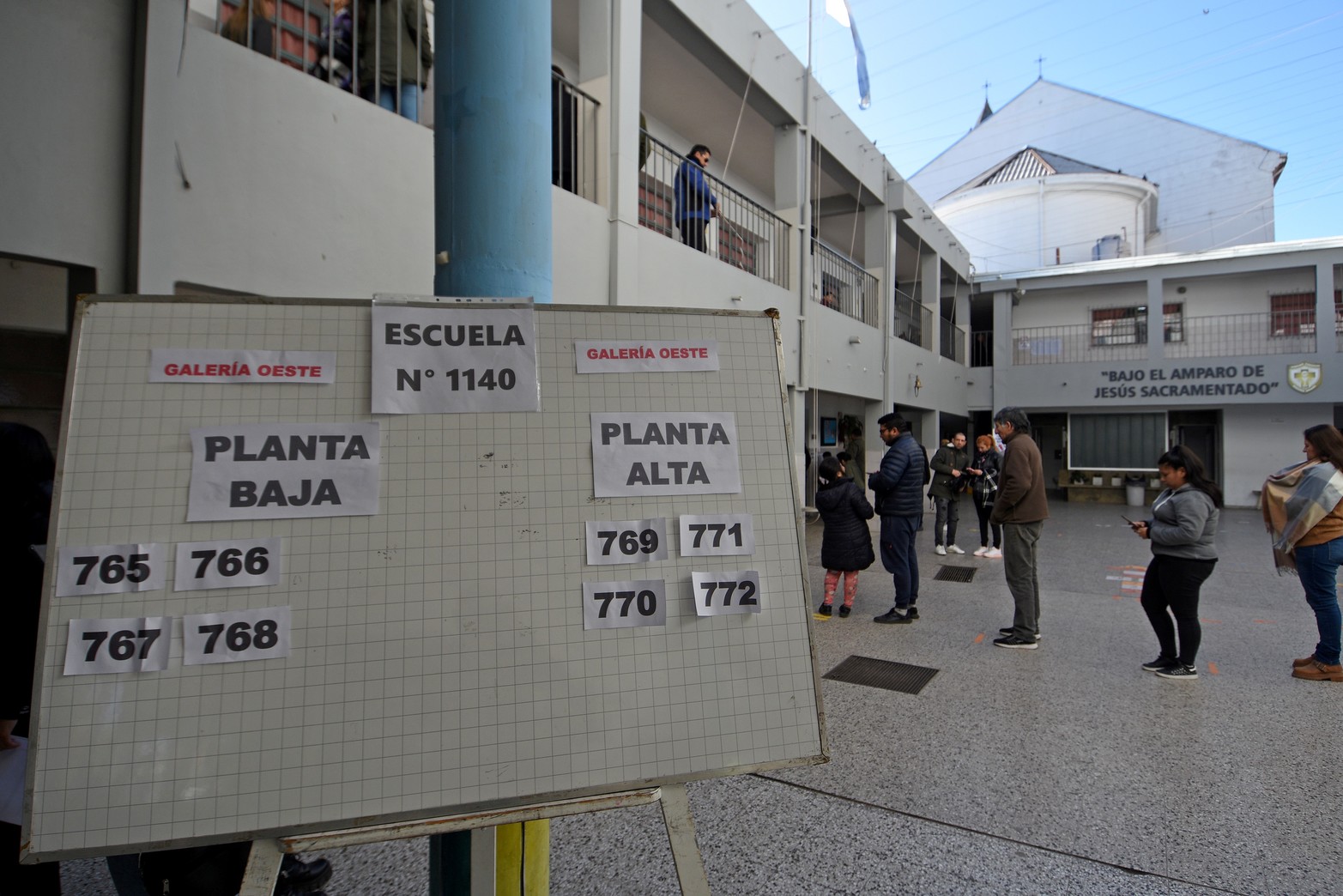 Con el debut del denominado "voto joven" se definen los candidatos a gobernador de Santa Fe para las elecciones de septiembre, junto a las demás categorías en juego: diputados y senadores provinciales, intendentes y autoridades comunales, y concejales.