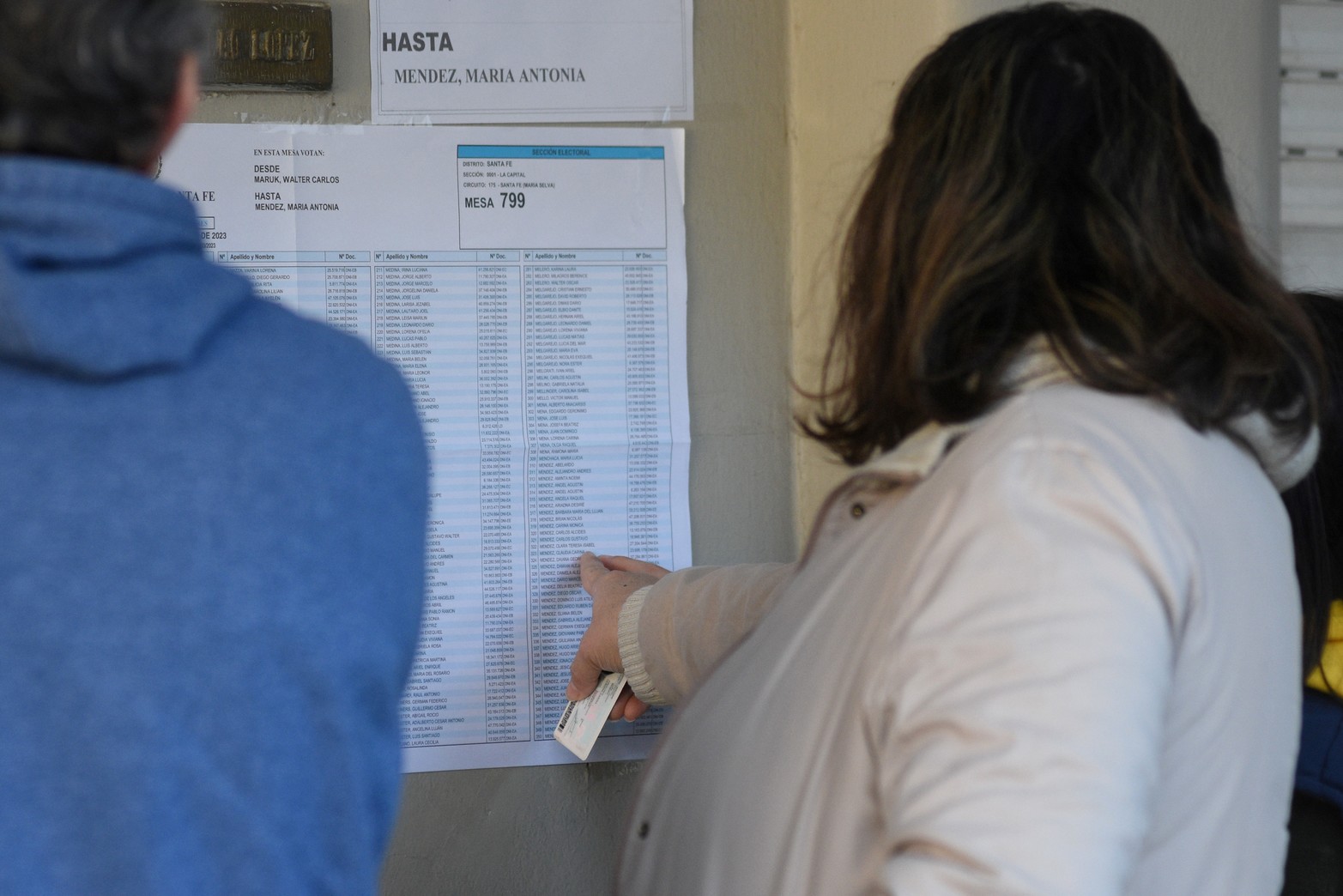 Con el debut del denominado "voto joven" se definen los candidatos a gobernador de Santa Fe para las elecciones de septiembre, junto a las demás categorías en juego: diputados y senadores provinciales, intendentes y autoridades comunales, y concejales.