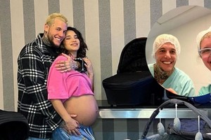 "Bienvenida emperatriz".