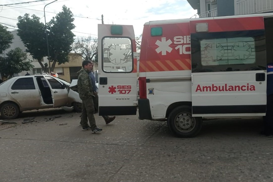 Los vehículos involucrados sufrieron importantes daños en su estructura. Crédito: El Litoral.