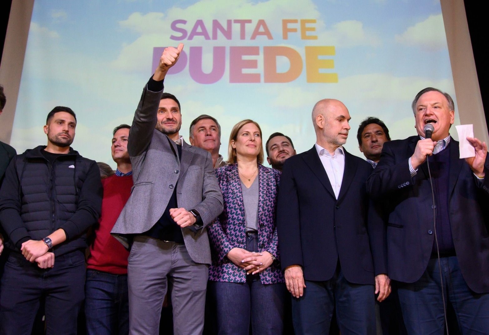 Maximiliano Pullaro ganó la interna y también sacó una clara diferencia al oficialismo.