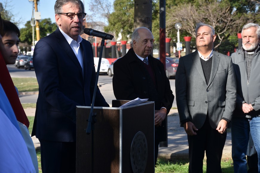 El intendente participó este martes del acto por el 29° aniversario del atentado a la Amia, tras los resultados negativos en las urnas. Crédito: Luis Cetraro