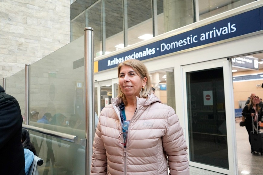 Yamila Socorro Molina, originaria de Cuba, es la primera migrante en obtener su residencia argentina por vivir en las Islas Malvinas. Crédito: Gentileza.