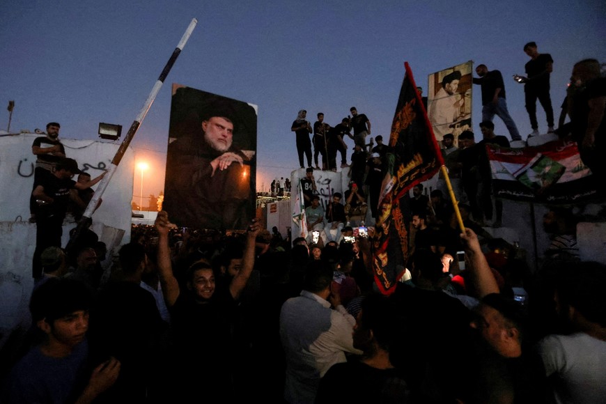 Protesters gather near the Swedish embassy in Baghdad hours after the embassy was stormed and set on fire ahead of an expected Koran burning in Stockholm, in Baghdad, Iraq, July 20, 2023. REUTERS/Ahmed Saad  REFILE - QUALITY EDIT     TPX IMAGES OF THE DAY