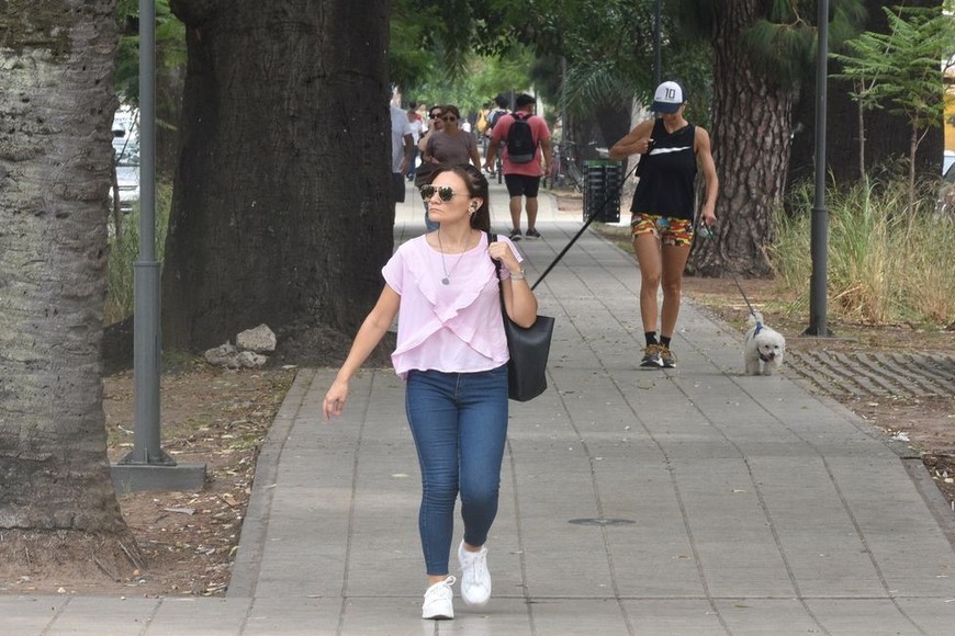 En el comienzo del invierno 2023 ya se adelantaba que las condiciones de temperatura iban a ser superiores a las normales en la región del litoral argentino, y en todo el centro-norte del país.  Foto: Flavio Raina/Archivo