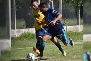 Ganar para volver a lo más alto. El Quillá, escolta, visita a Ciclón Racing en uno de los partidos destacados de la fecha 19. Crédito: Mauricio Garin.