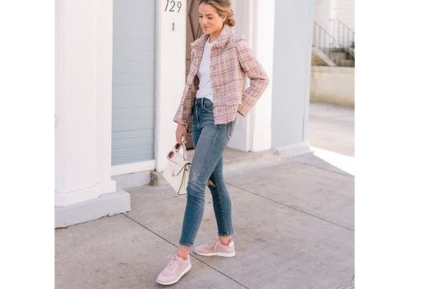 Este estilo logra un equilibrio perfecto entre comodidad y la combinación más trendy de este invierno.