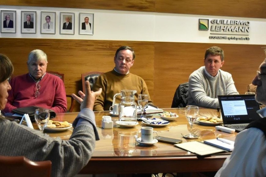 “Toda la experiencia adquirida y el conocimiento profundo de la realidad de nuestro Departamento son clave en situaciones como esta que tienen el objetivo de tomar la delantera y acompañar a los productores para enfrentar los desafíos venideros y asegurar un futuro mejor en su comercio internacional”, manifestó Pirola. 
Foto: Gentileza