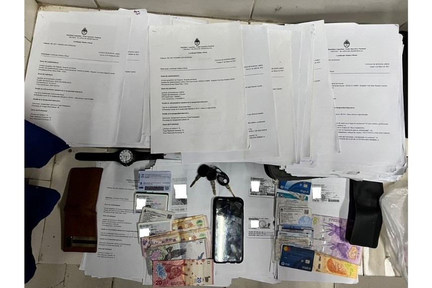 Documentos secuestrados por personal policial.