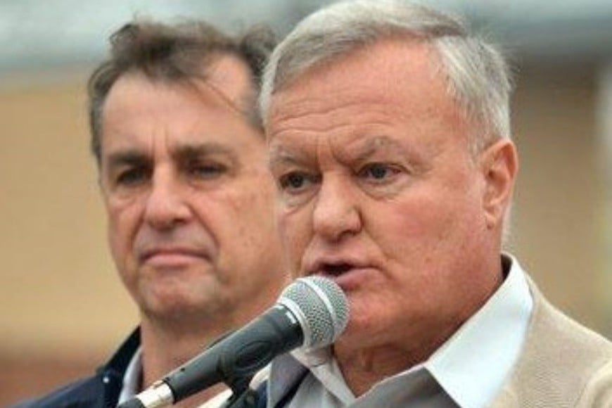 Actual intendente, Mario Fissore y atrás Danilo Capitani