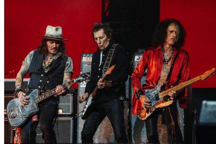 La banda de rock, Hollywood Vampires, se formó en 2015.