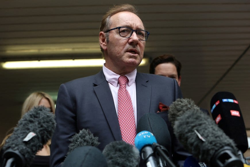 Actor Kevin Spacey speaks with the media outside Southwark Crown Court, after he was found not guilty on charges related to allegations of sexual offenses, in London, Britain, July 26, 2023. REUTERS/Susannah Ireland?